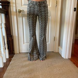 BDG Urban Outfitters Snake Print flared Jeans Size 26